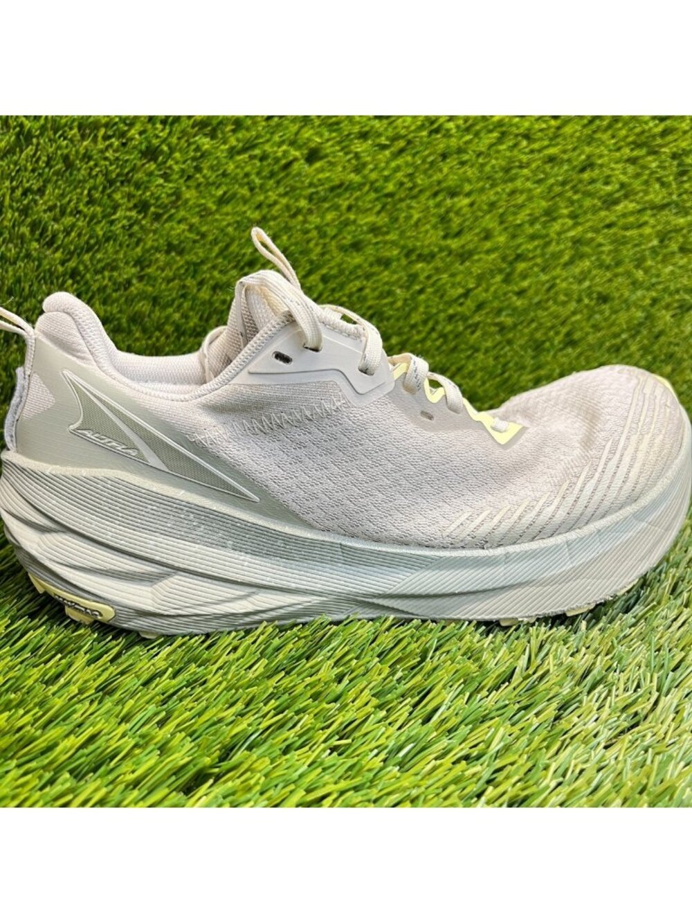 Altra Experience Wild 2 Womens Size 9 Taupe Athletic Running Shoes Sneakers
